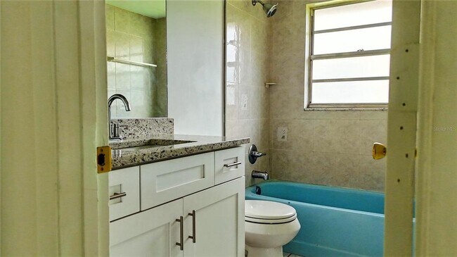 Building Photo - 3346 Mazur Dr