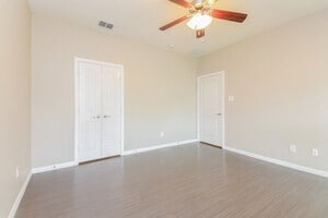 Building Photo - 313 Caladium Dr
