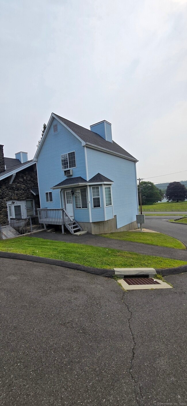 Building Photo - 106 Wakelee Rd