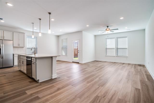 Building Photo - 1600 Tyler Dr