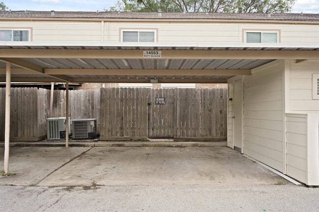 Building Photo - 14553 Misty Meadow Ln