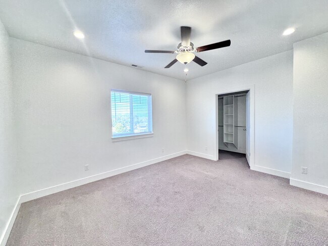 Building Photo - 63 S 300 W
