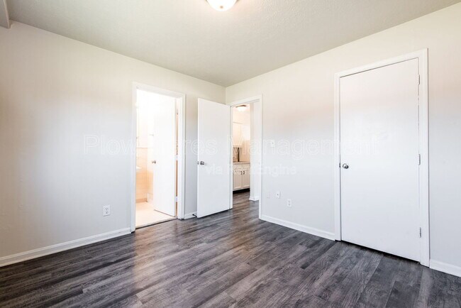 Building Photo - 3224 Twin Oak Ln