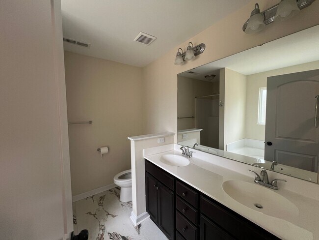 Building Photo - 310 Landon Ln
