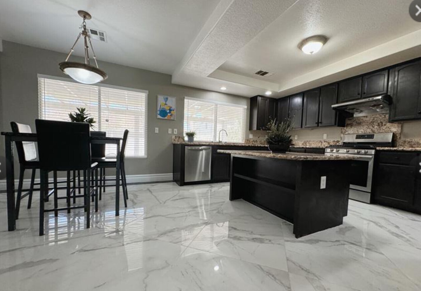 Kitchen - 9848 Sonora Bend Ave