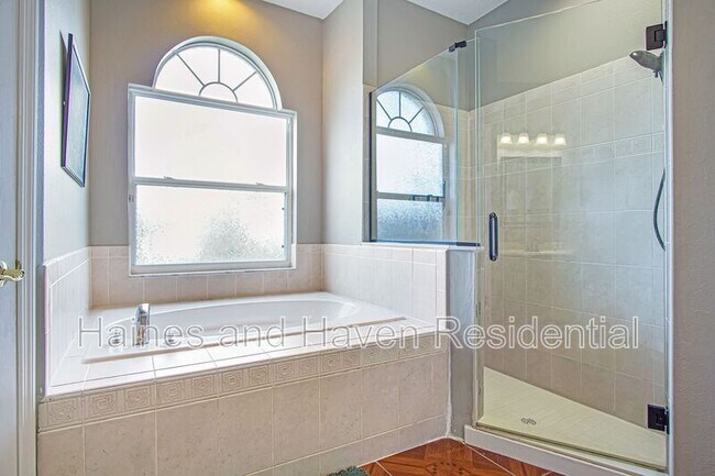 Building Photo - 403 Corvina Dr
