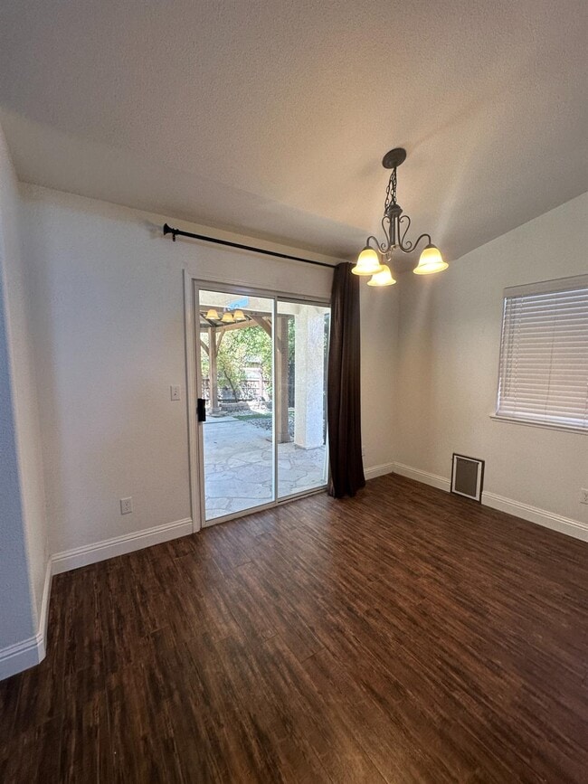 Building Photo - 4416 W Celeste Ave