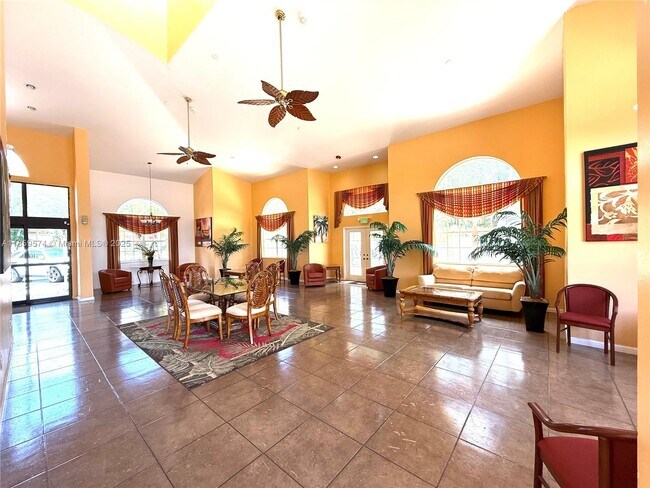 Building Photo - 301 Palm Way