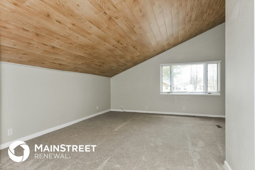 Building Photo - 1655 Woodman Dr