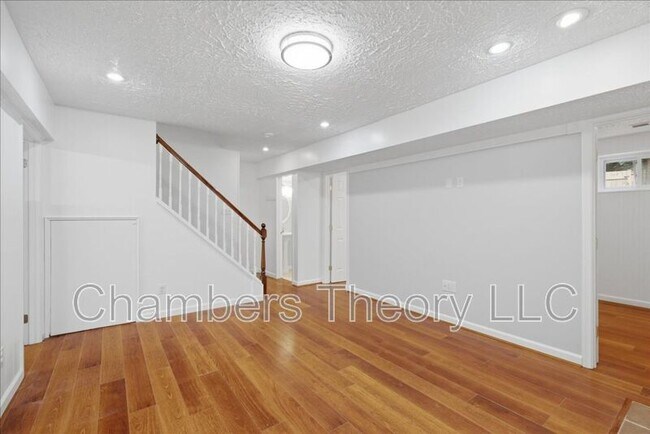 Building Photo - 2988 Borge St