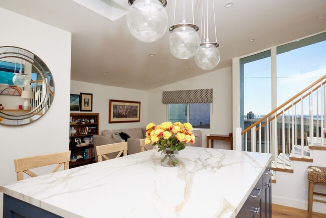 Building Photo - 14 Westwind St