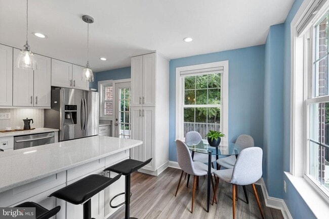 Building Photo - 2613 S Troy St