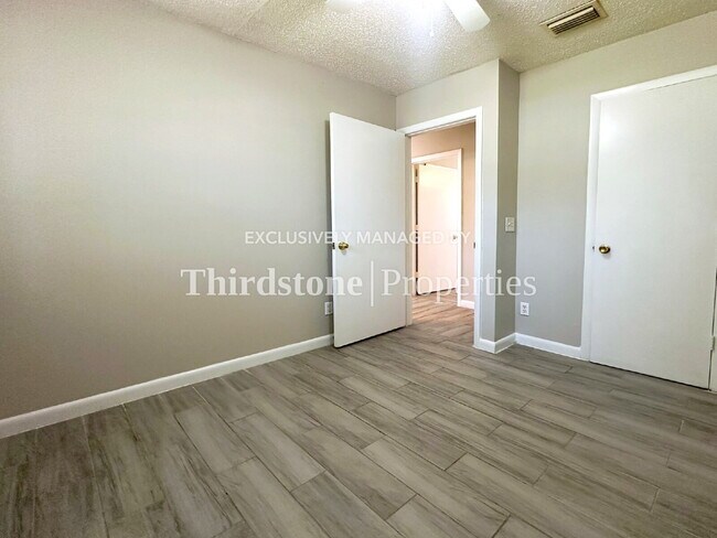 Building Photo - 1160 Comanche St