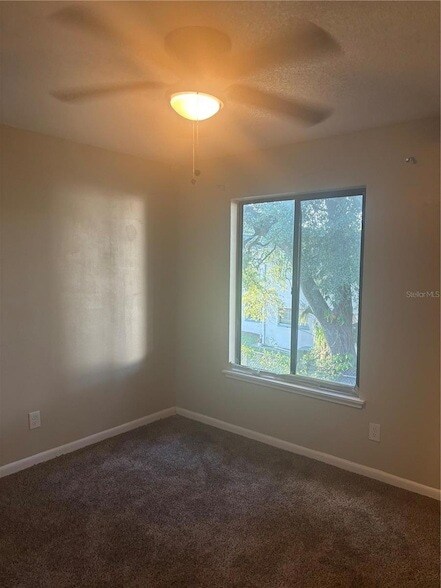 Building Photo - 1320 Mountain View Dr
