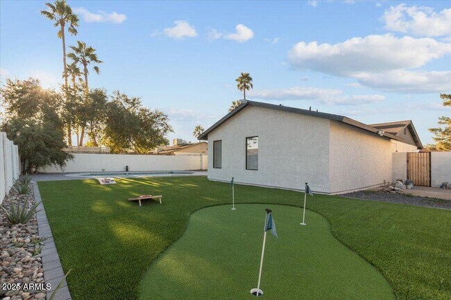 Building Photo - 3319 E Campo Bello Dr