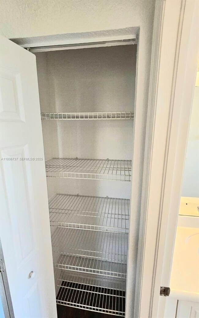 Building Photo - 3252 NW 103rd Pl