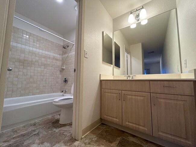 Building Photo - 92-1479-1479 Aliinui Dr