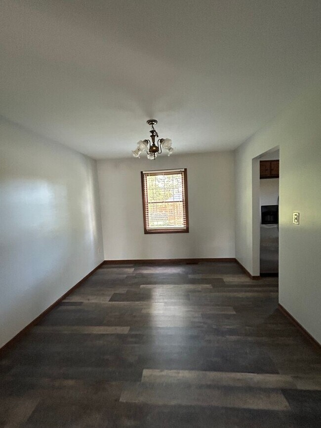 Building Photo - 3 Bedroom Stone Facade Colonial with 2 Car Attached Garage  in Strongsville
