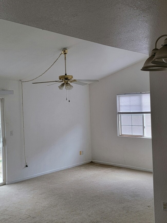 Building Photo - 5122 W 11th St