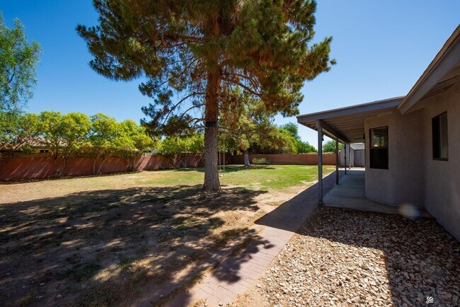 Building Photo - 3460 E Sombra Ln
