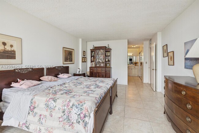 Building Photo - 3800 S Ocean Dr