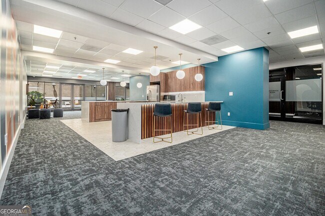 Building Photo - 620 Peachtree St NE