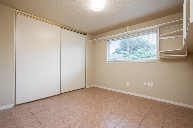 Building Photo - 9306 Sanford Rd