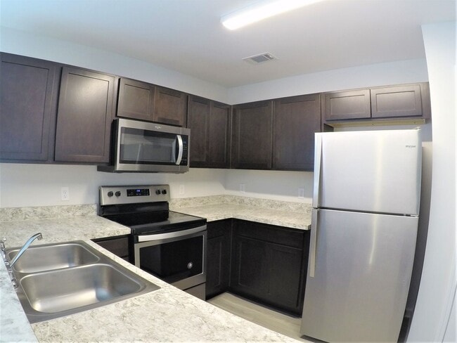 Building Photo - 8 SAW