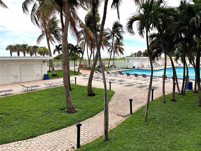 Building Photo - 6345 Collins Ave