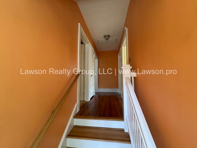 Building Photo - Large Raleigh Court Home on a Corner Lot