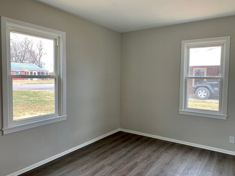 Building Photo - 112 Polster Dr