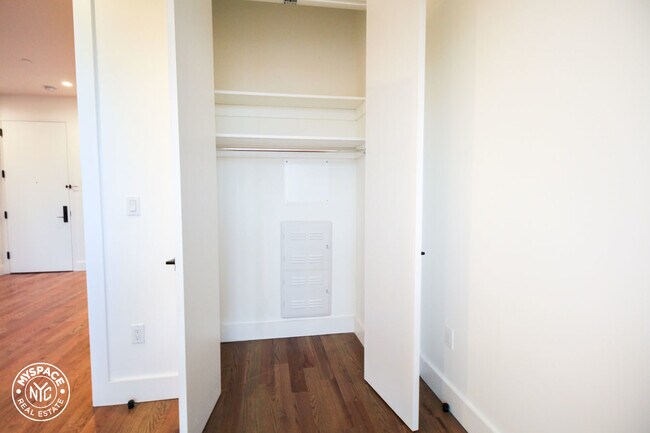 Building Photo - 406 Cornelia St