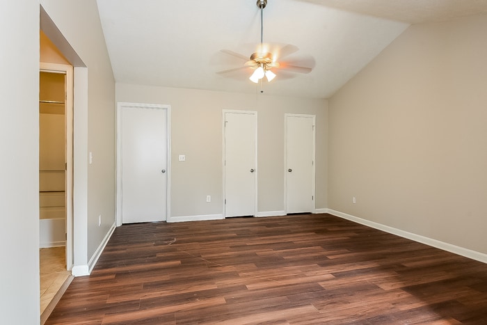 Building Photo - 6239 Leverett Dr