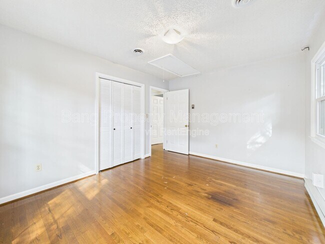 Building Photo - 1233 Pinehurst Rd