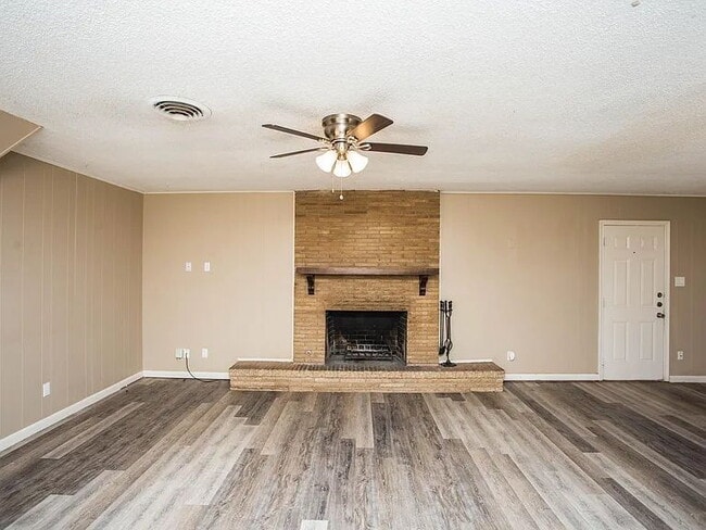 Building Photo - Wonderful 4 bedroom, 3 bathroom home!