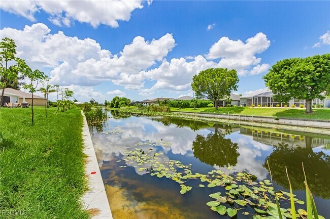 Building Photo - 602-604 SW 8th Pl