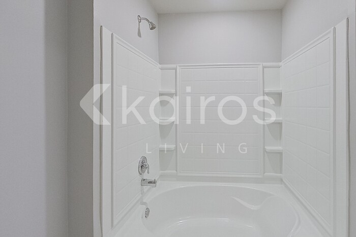 Building Photo - 130 Yardley Ct