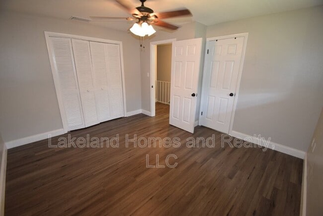 Building Photo - 945 Castle Way