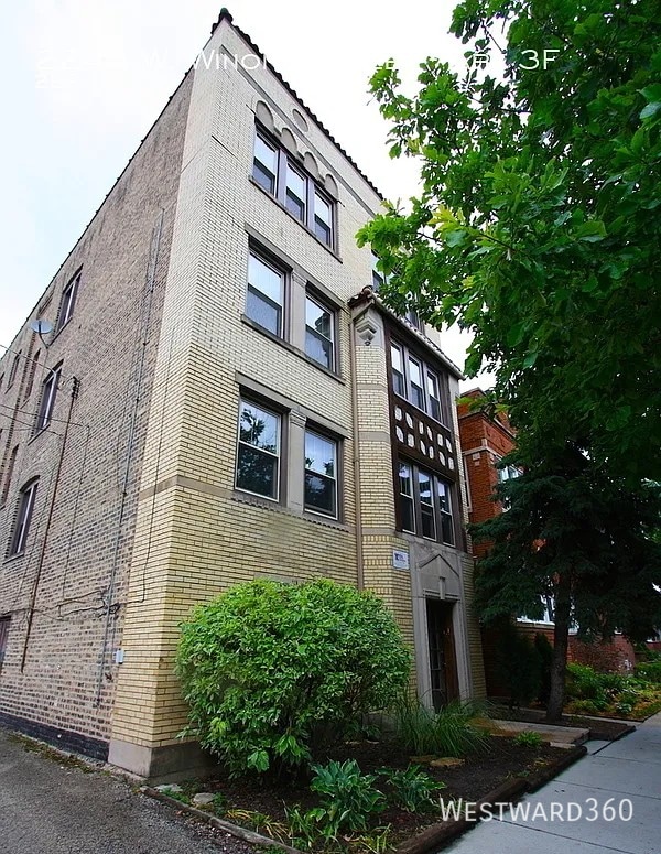 Building Photo - 2244 W Winona-#2F