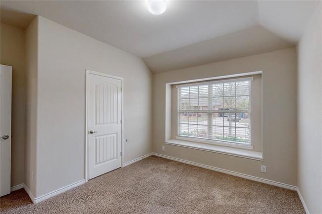 Building Photo - 2917 Colorado Dr