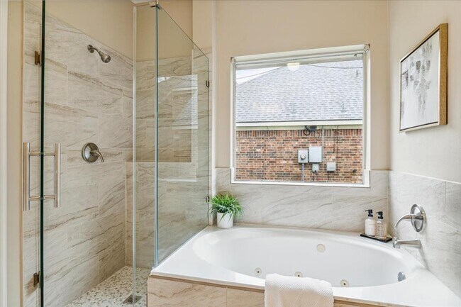 Building Photo - 17426 Little Riata Dr