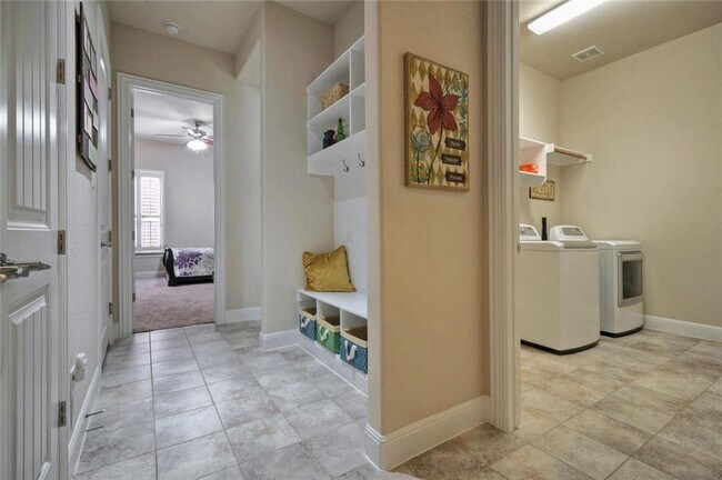 Building Photo - 19800 Moorlynch Ave