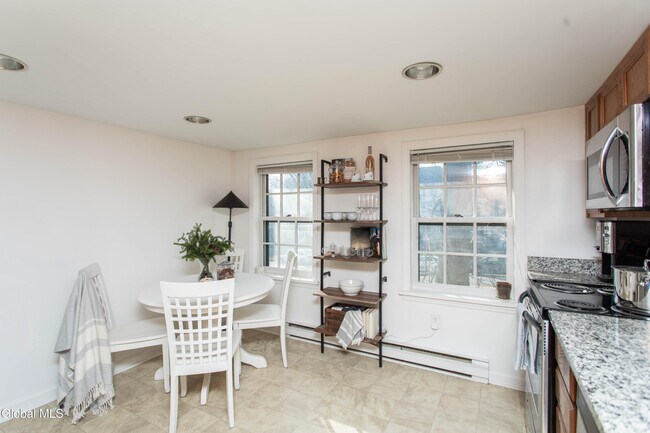 Building Photo - 590 N Broadway