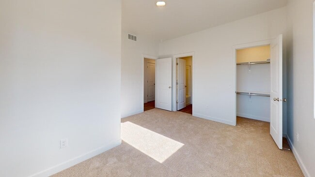 Building Photo - Modern Townhome Living in Tooele