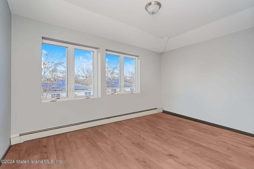 Building Photo - 2981 Hylan Blvd