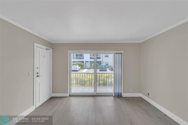 Building Photo - 6319 Bay Club Dr
