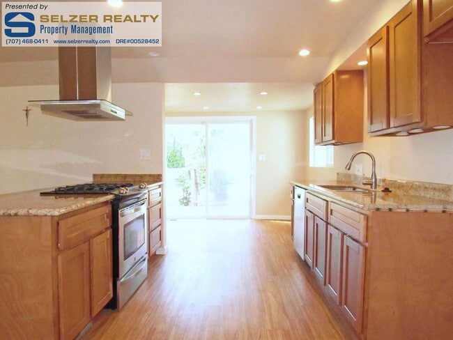 Building Photo - Cozy 2 bedroom home at the base of the west Ukiah foothills!