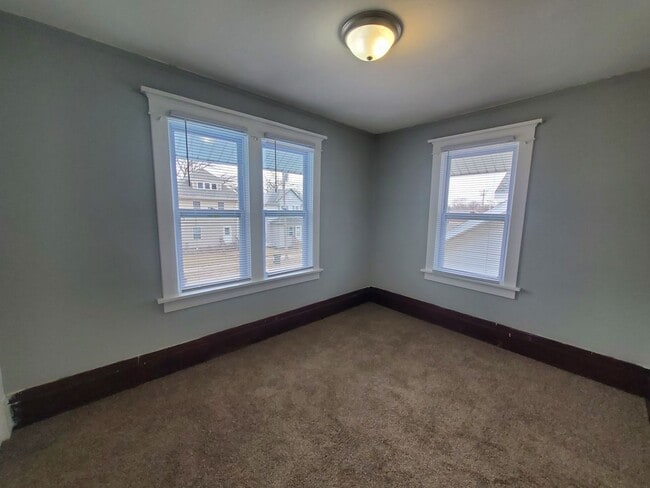 Building Photo - FOR RENT- 416 Riehl-Newly Remodeled! Pets ...
