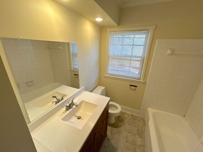 Building Photo - 5184 Dunnellon Ave