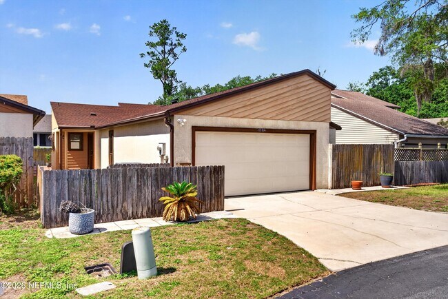 Building Photo - 1964 Oak Twist Ct
